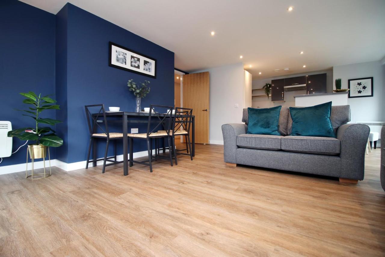 Violets Corner Luxury Town Great Location In The South West * Swindon