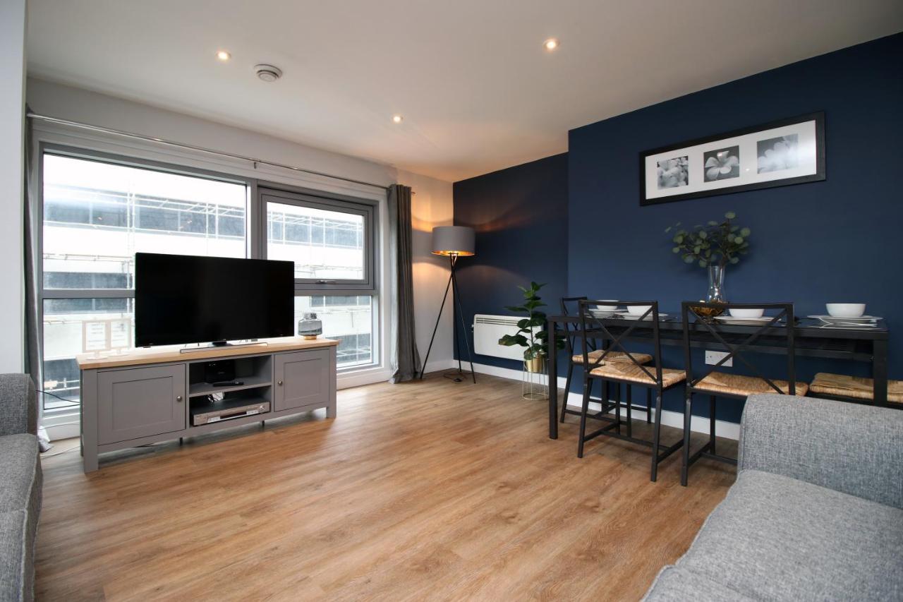 Apartment Violets Corner Luxury Town Great Location In The South West Swindon